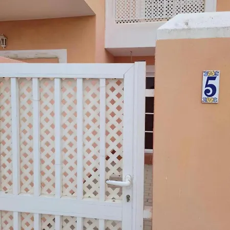 Funcional En Residencial Con Piscina En Inmejorable Ubicacion En Centro De La Isla Апартаменты *
